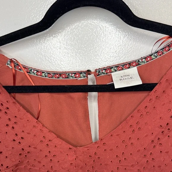 Knox Rose Terracotta Dress with Floral Accent - Picture 4 of 10